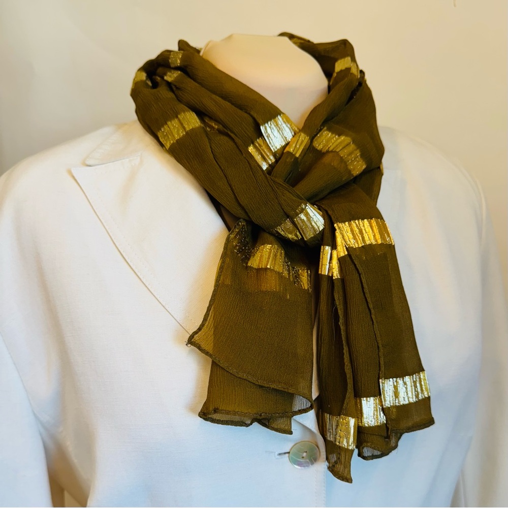 Long narrow metallic thread scarf